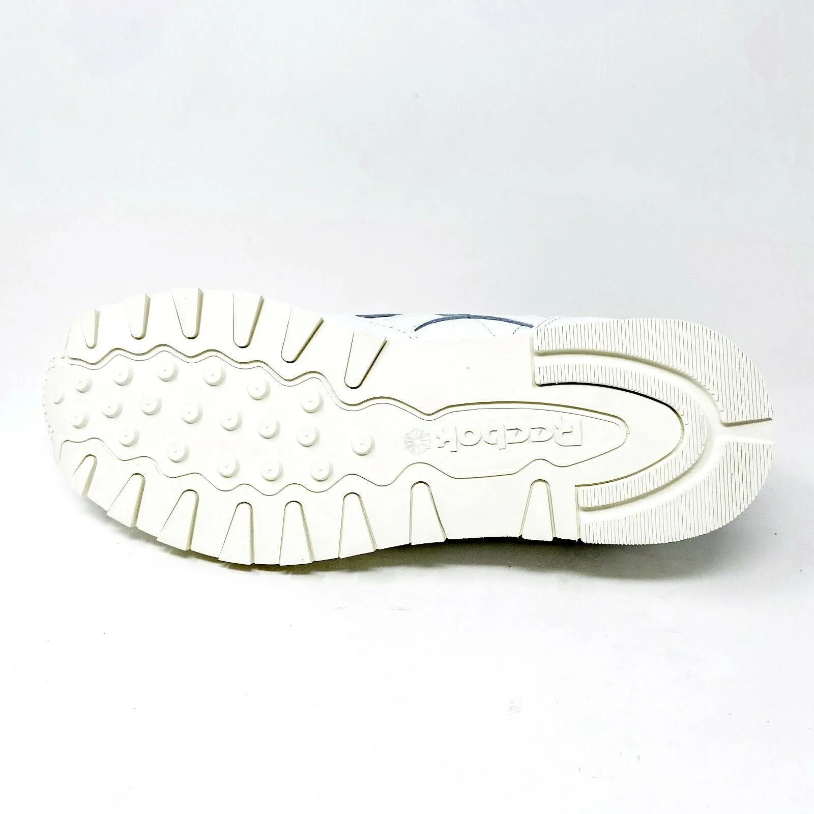 Reebok Classic Leather White Chalk Mens Trainers Running Shoes FW7796